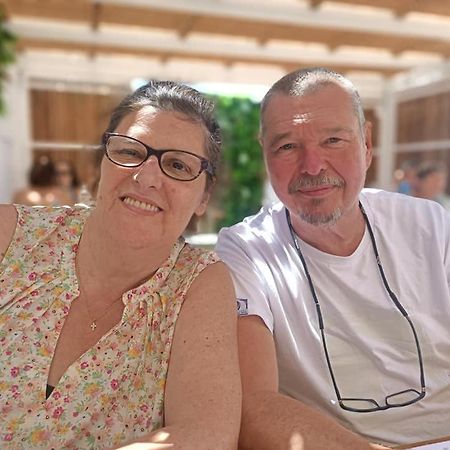 Philippe & Marie, A Louer Petite Chambre Chez L'Habitant Avec Terrasse Dans Villa, Au Pied Du Luberon 쿠쿠론 외부 사진