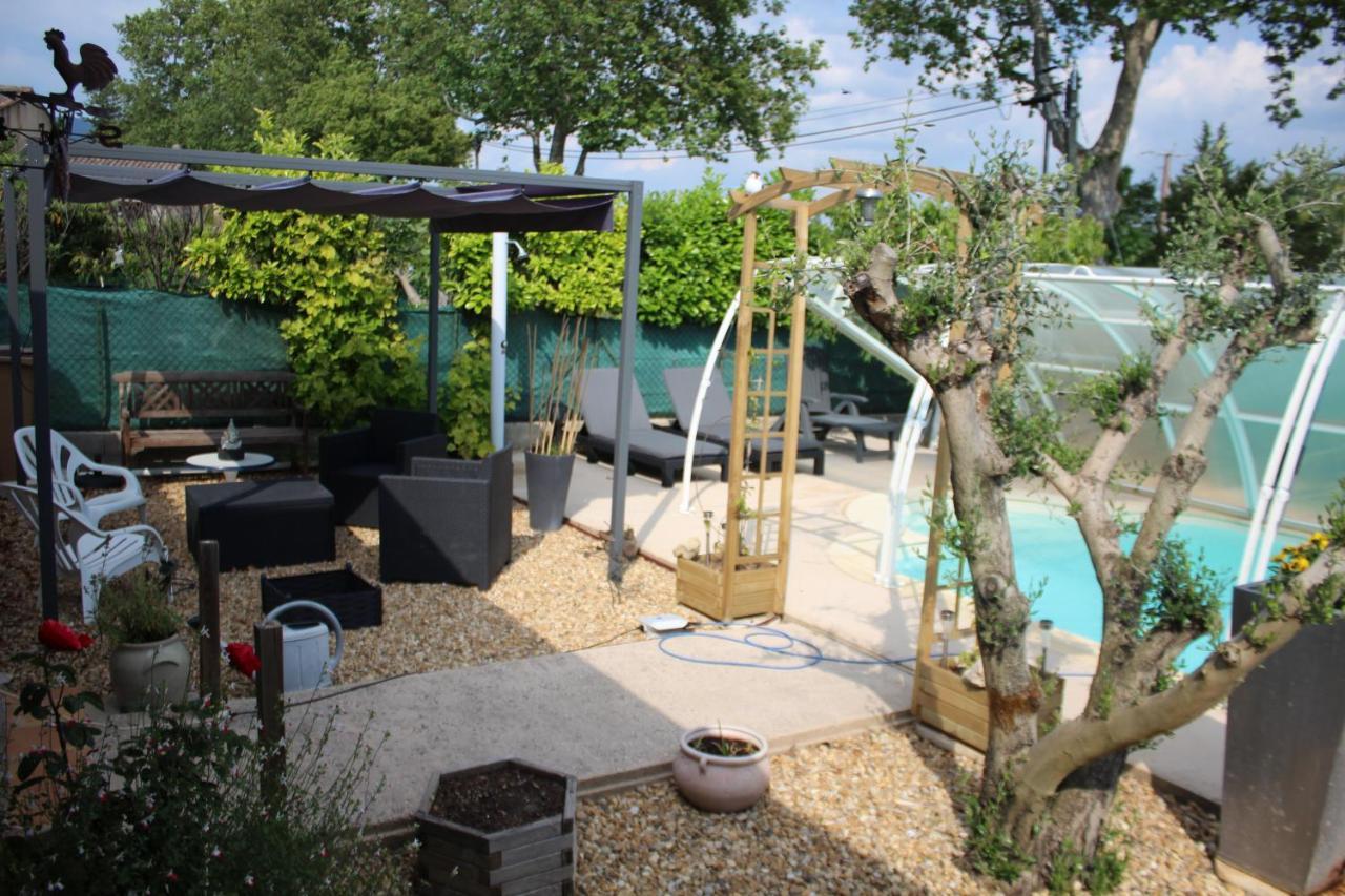 Philippe & Marie, A Louer Petite Chambre Chez L'Habitant Avec Terrasse Dans Villa, Au Pied Du Luberon 쿠쿠론 외부 사진