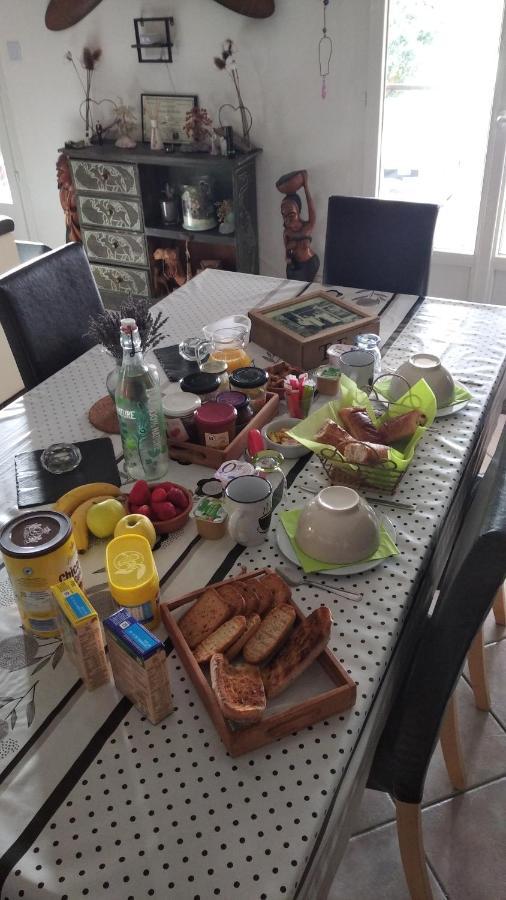 Philippe & Marie, A Louer Petite Chambre Chez L'Habitant Avec Terrasse Dans Villa, Au Pied Du Luberon 쿠쿠론 외부 사진